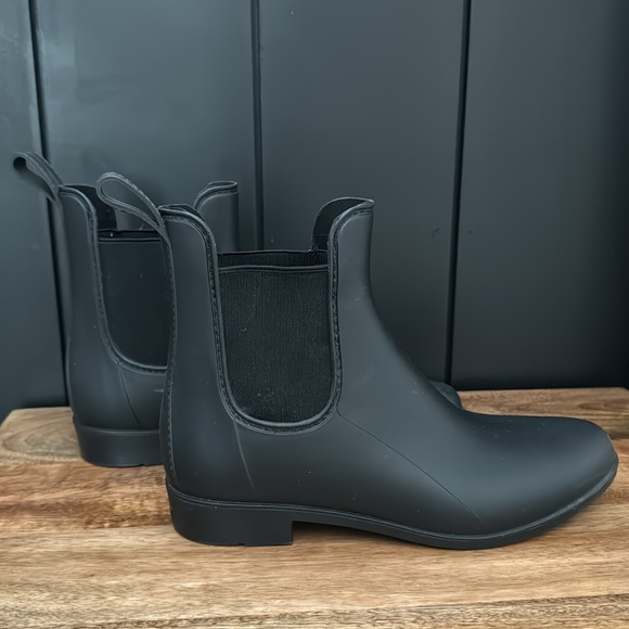 Waterproof Booties - Picture 2 of 7